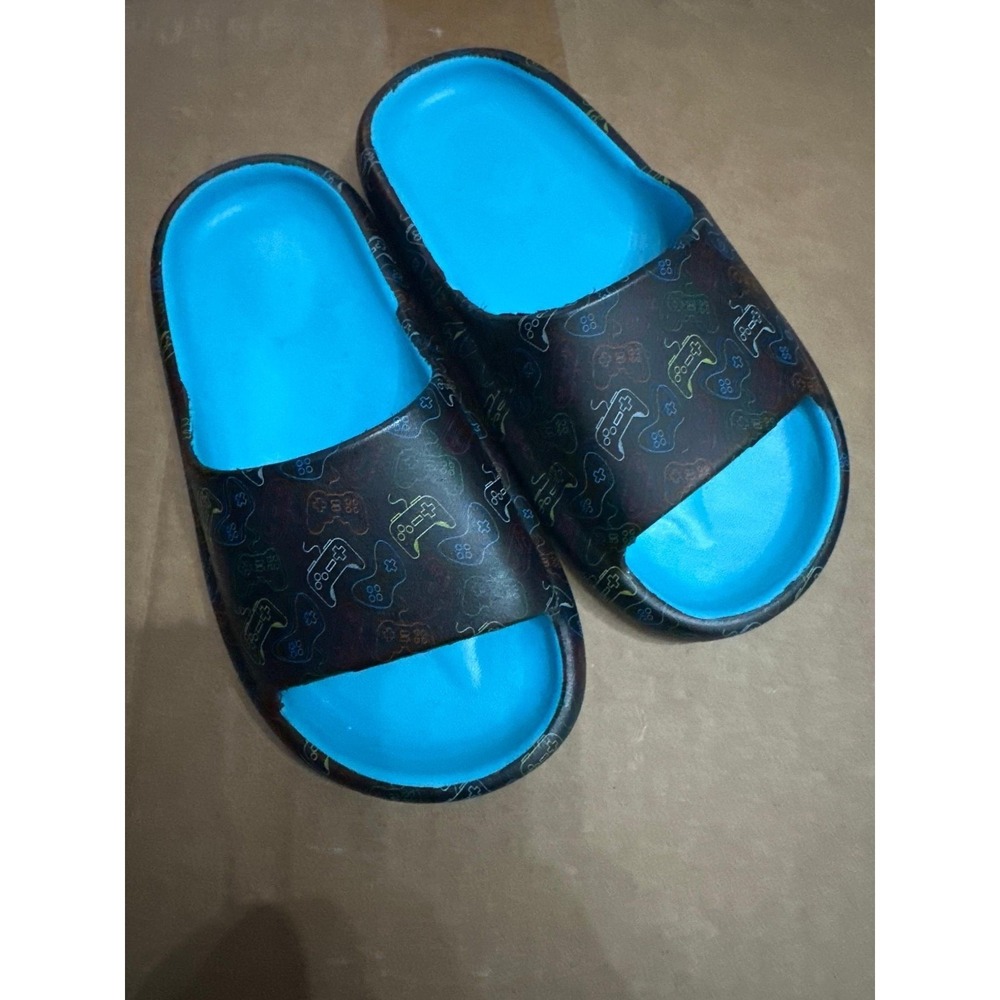 Ground Up Slide Sandals Boys Youth 3 Black Blue Video Game Controller Print NWT